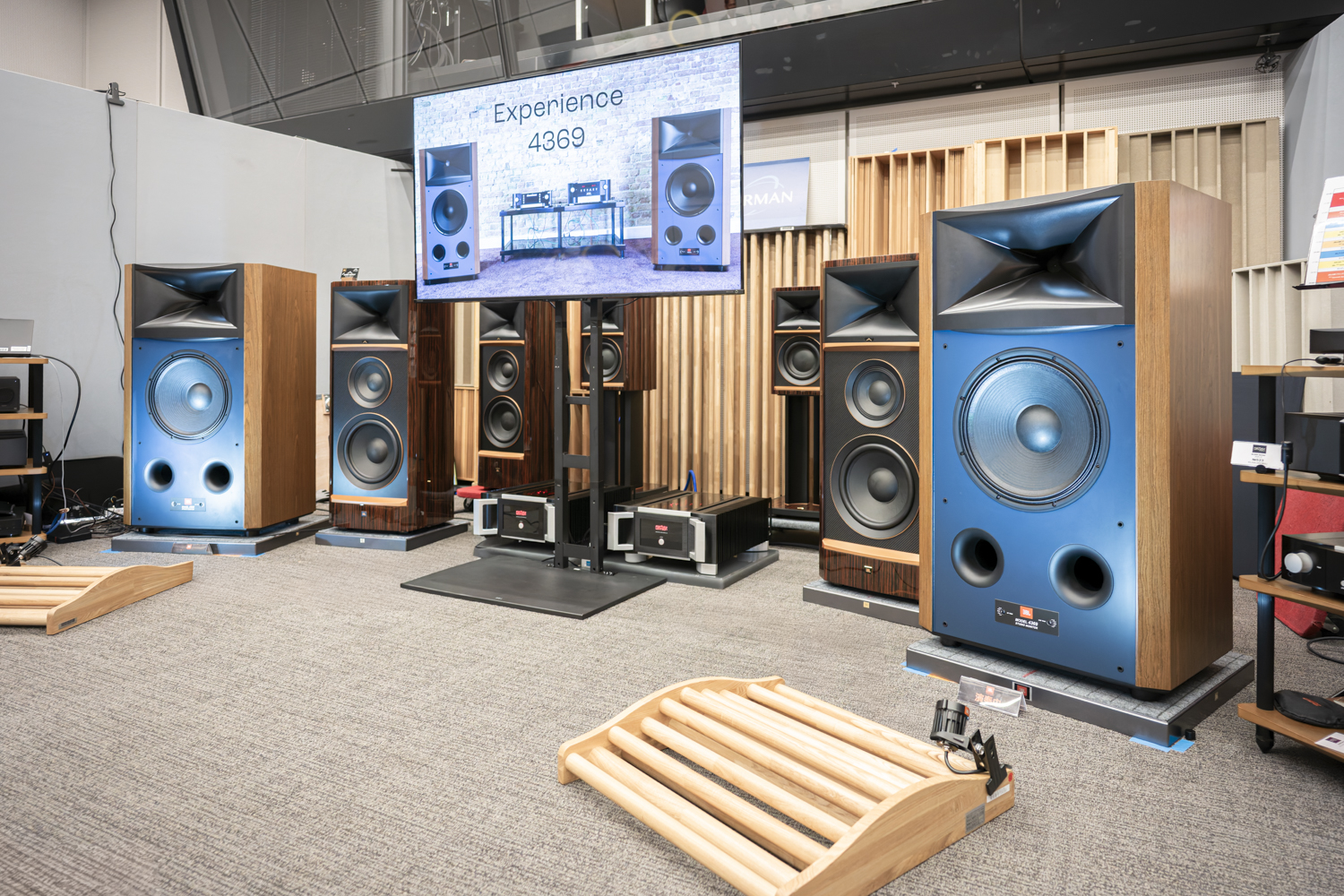 JBL_4369_TIAS2025.jpg